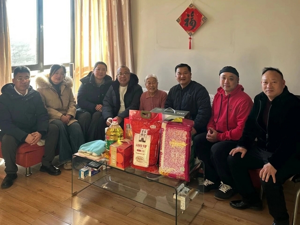 李先生牛肉面大王参加大兴区慰问空巢及孤寡老人活动